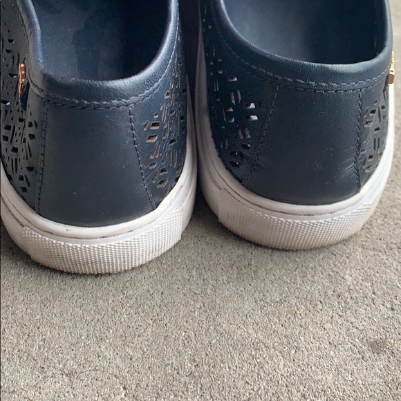 Tory Burch Perforated navy sneakers - Picture 4 of 4